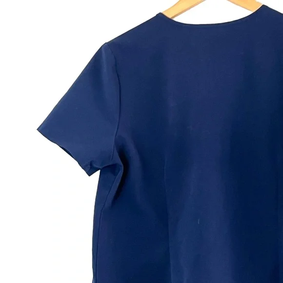 FIGS | Blue v-neck short sleeve technician medical scrubs shirt size med… - Picture 6 of 8